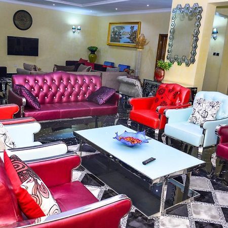 Crystal House International Hotel อิโลริน ภายนอก รูปภาพ