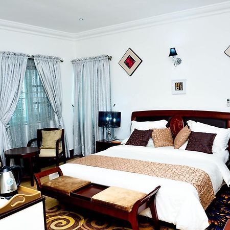 Crystal House International Hotel อิโลริน ภายนอก รูปภาพ