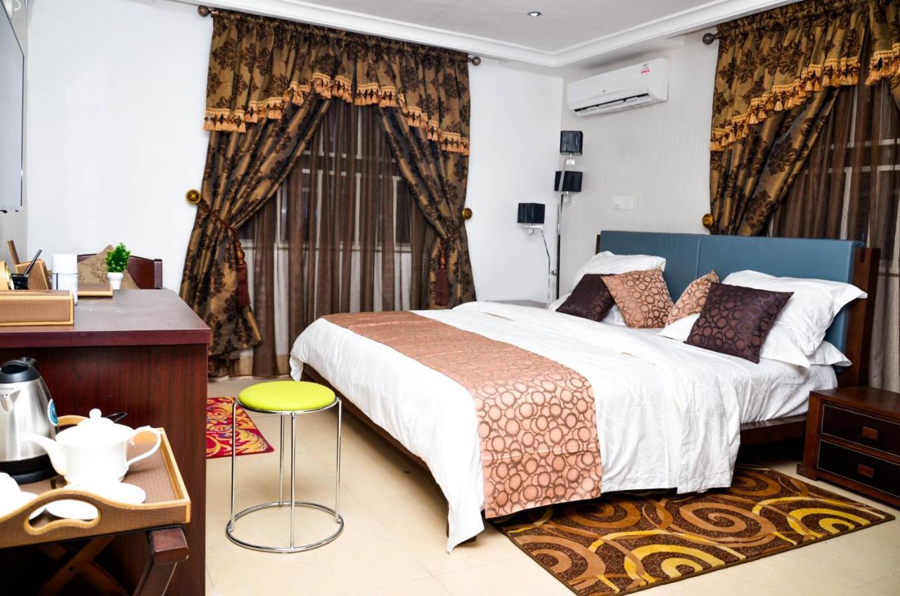 Crystal House International Hotel อิโลริน ภายนอก รูปภาพ