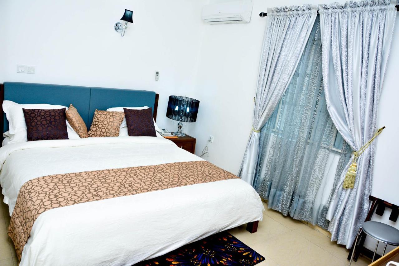 Crystal House International Hotel อิโลริน ภายนอก รูปภาพ