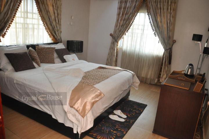 Crystal House International Hotel อิโลริน ภายนอก รูปภาพ