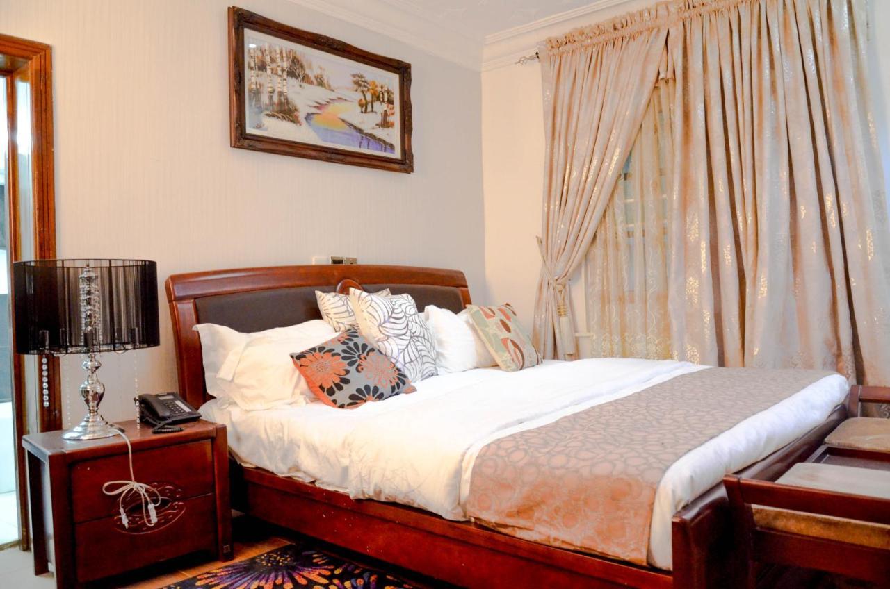Crystal House International Hotel อิโลริน ภายนอก รูปภาพ