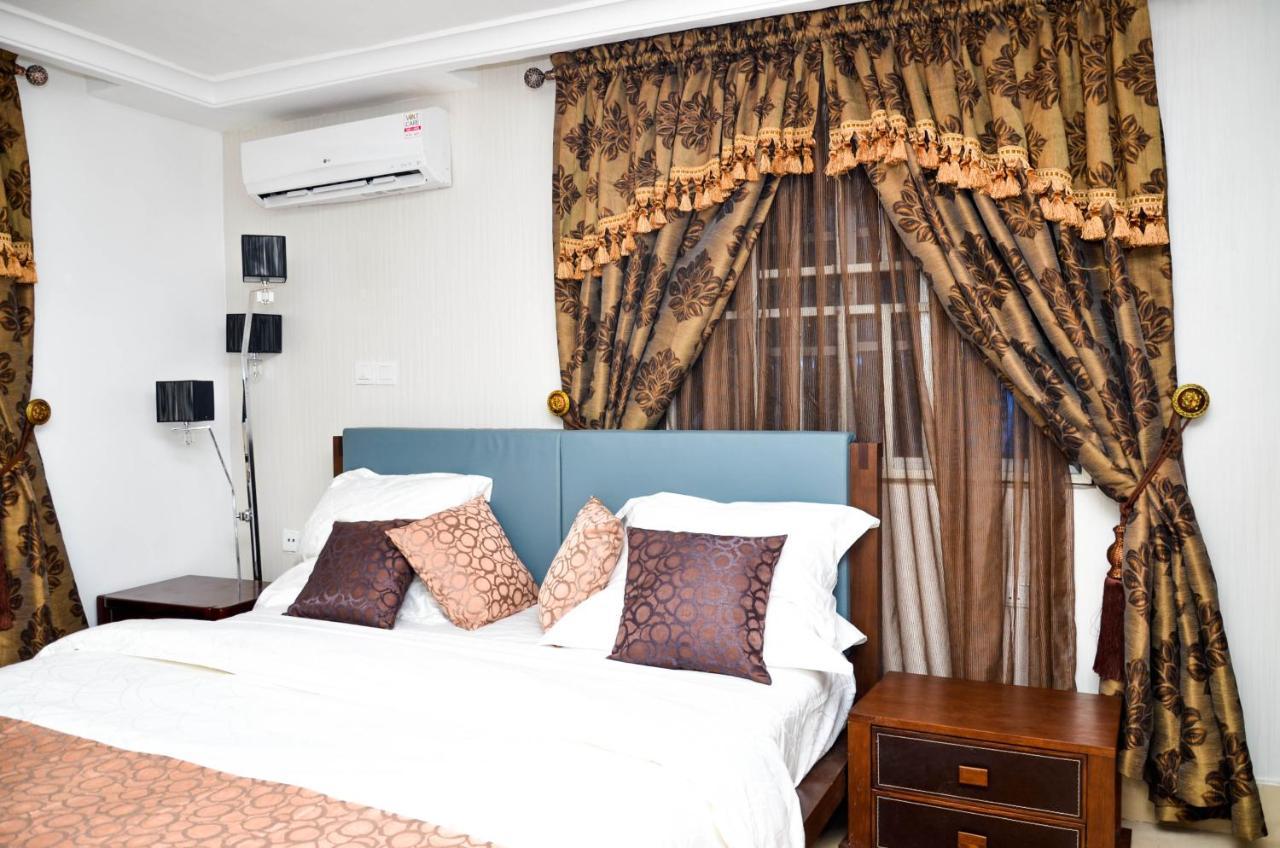 Crystal House International Hotel อิโลริน ภายนอก รูปภาพ