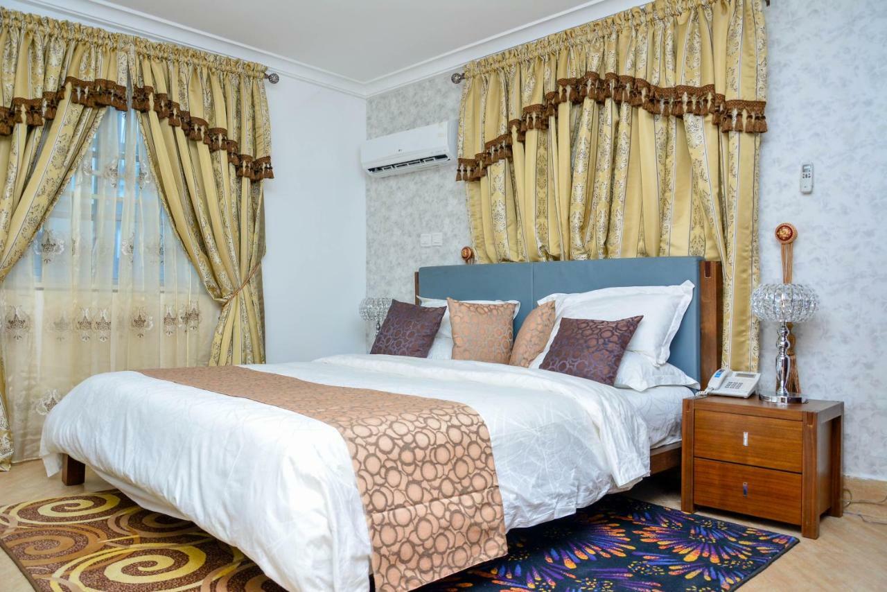 Crystal House International Hotel อิโลริน ภายนอก รูปภาพ