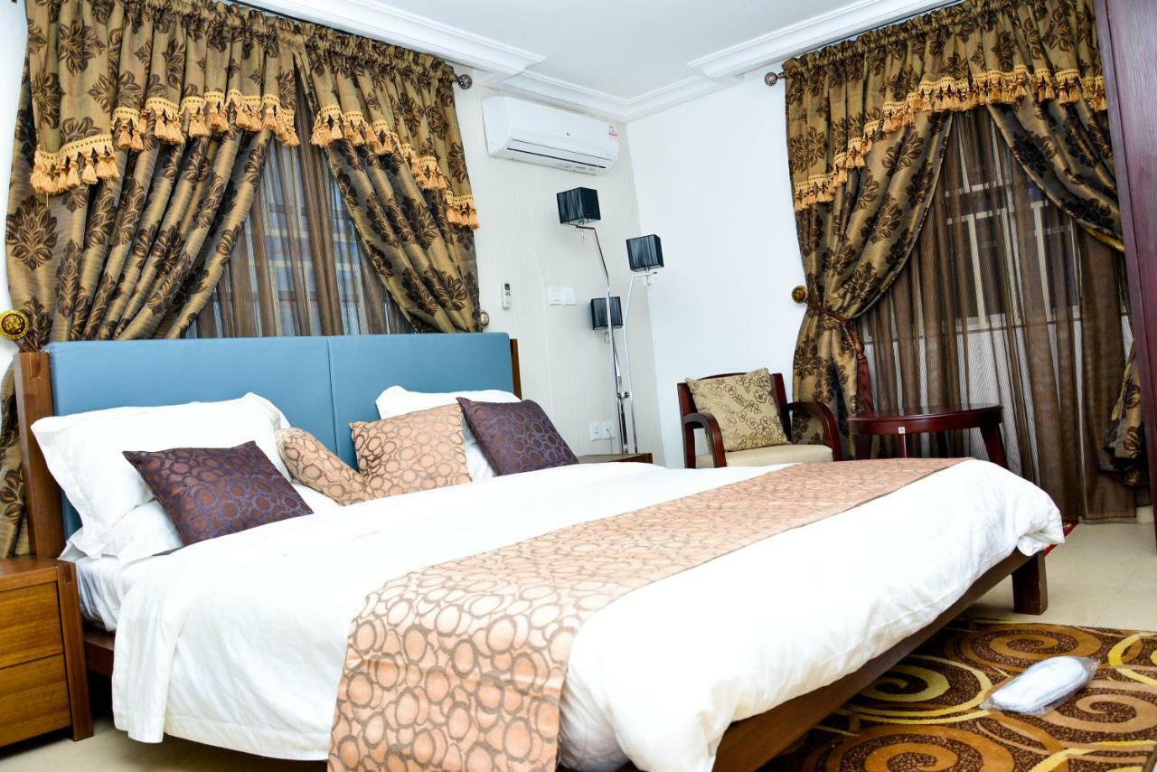 Crystal House International Hotel อิโลริน ภายนอก รูปภาพ