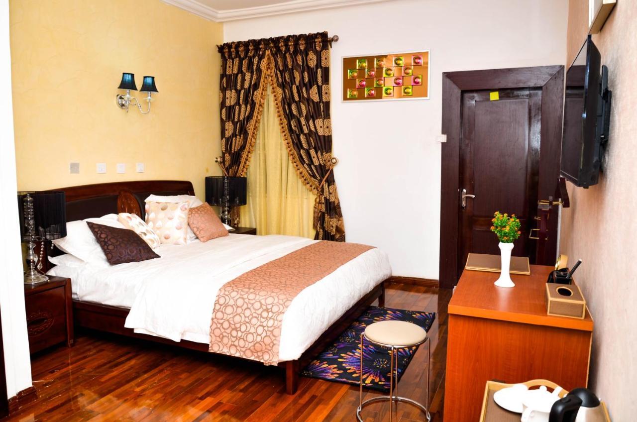Crystal House International Hotel อิโลริน ภายนอก รูปภาพ