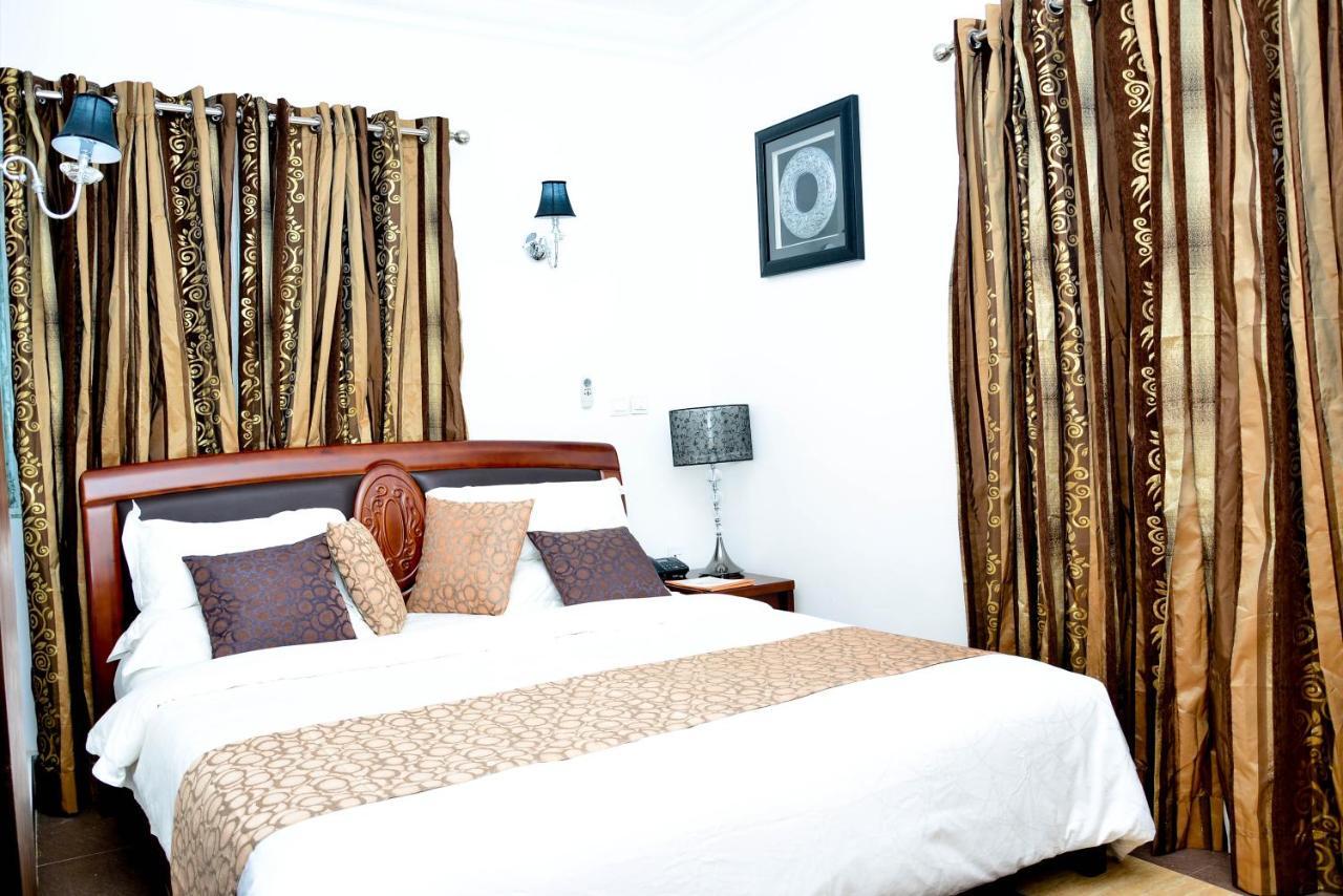 Crystal House International Hotel อิโลริน ภายนอก รูปภาพ